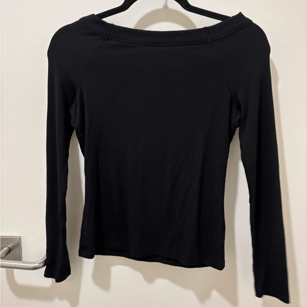 Black top - Picture 3 of 3